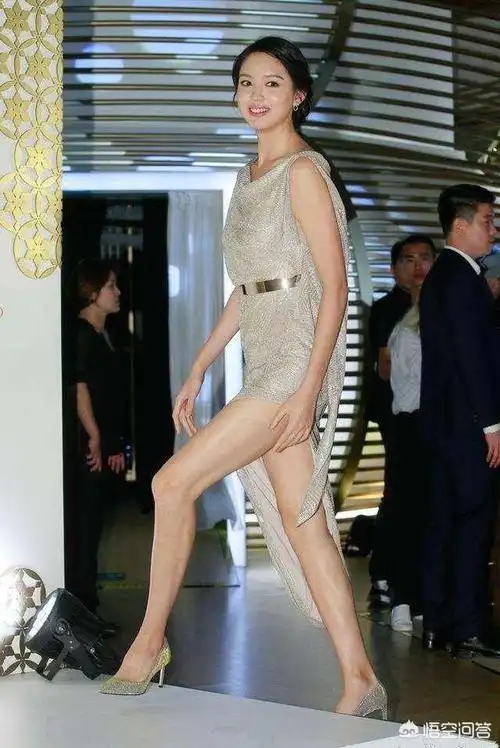 穿短裙出镜惊艳到你的女明星是谁
