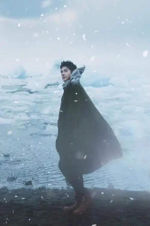 刘昊然 「少年冰语」冰岛写真