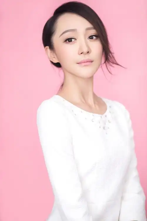 p>王紫潼,1989年5月10日出生于湖北省荆州市,毕业于 a target="