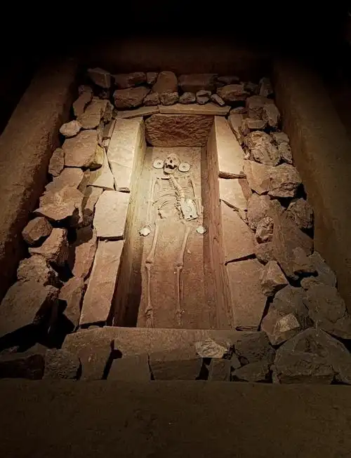 9715牛河梁遗址探秘