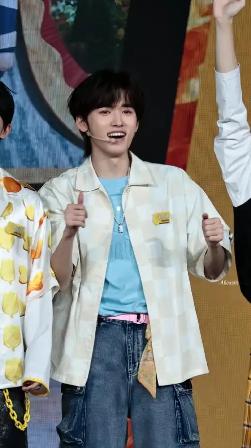 是今天最可爱的小孩[在线等]  @时代少年团-宋亚轩  #时代少年团先照