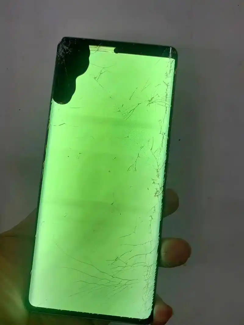 3.25滨州芯诚手机维修,又一重摔机,荣耀70 手机屏幕漏液 - 抖音