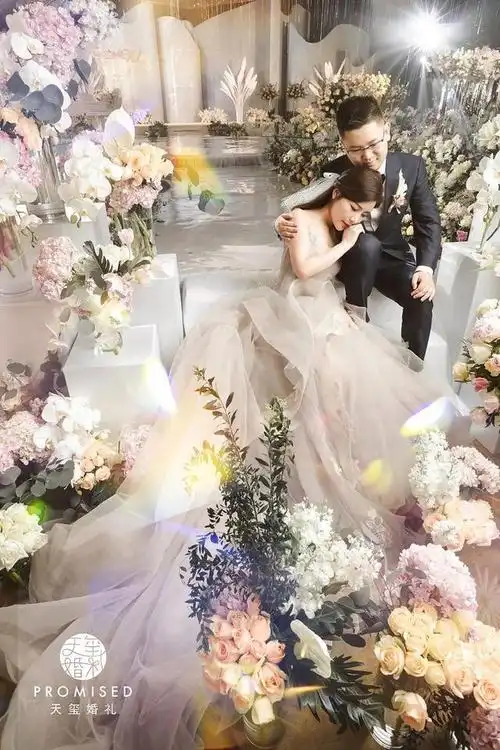 西式婚礼场景布置 多种西式婚礼现场展示(西式婚礼现场布置效果图)