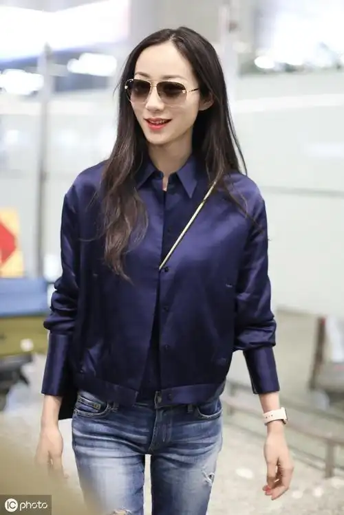 韩雪机场美照,肤白貌美,成熟的女人味十足