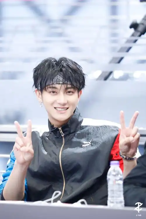 黄子韬创造101高清帅气剧照图片