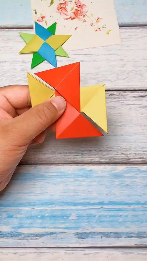 手工折纸会变形的小飞镖好玩不伤人