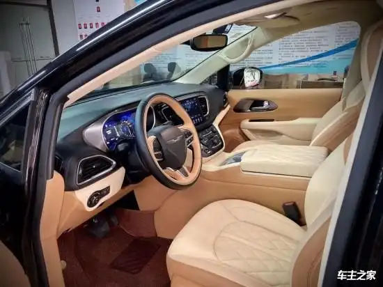 克莱斯勒 大捷龙商务越野suv内饰改装升级航空座椅案例(1)