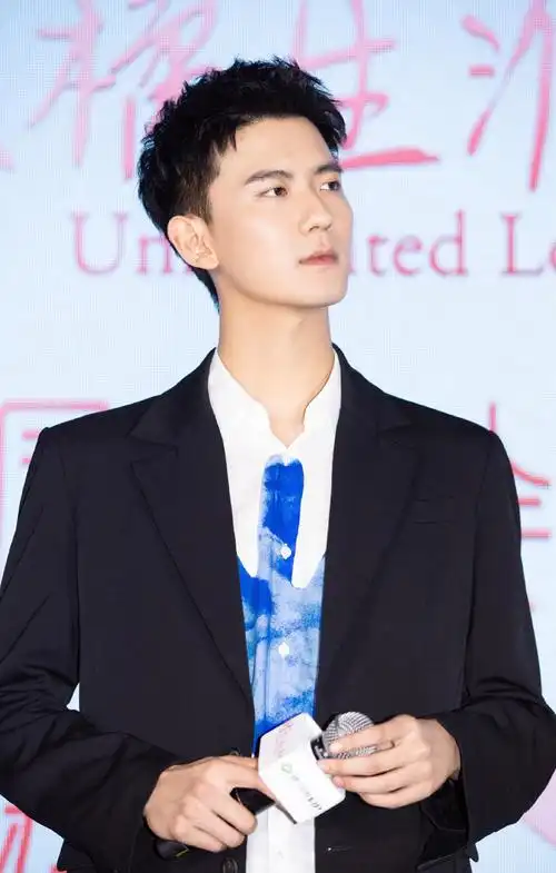 赵顺然帅气养眼活动照图片79