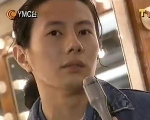 本以为他们不好看结果年轻时都是盛世美颜看到郑钧被惊艳到了