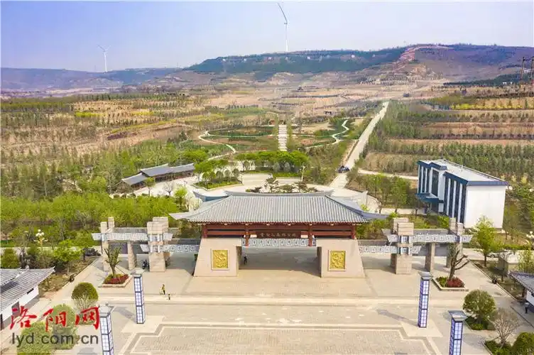 偃师首阳山森林公园:昔日矿山变公园_新闻中心_洛阳网