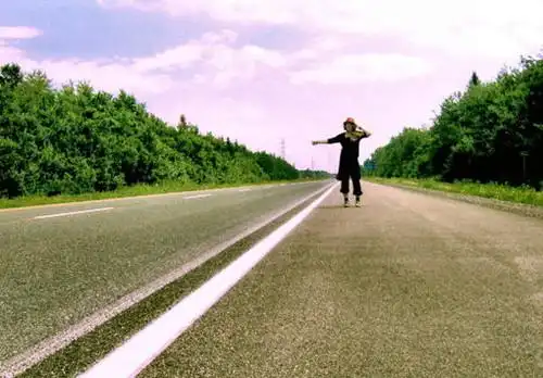 4,胆小怕事,对你唯命是从的男人