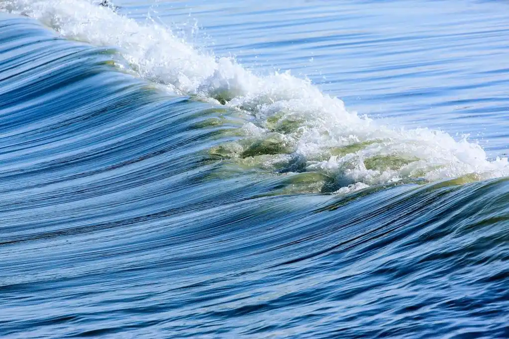 水波浪,蓝色的大海波在议案中的背景
