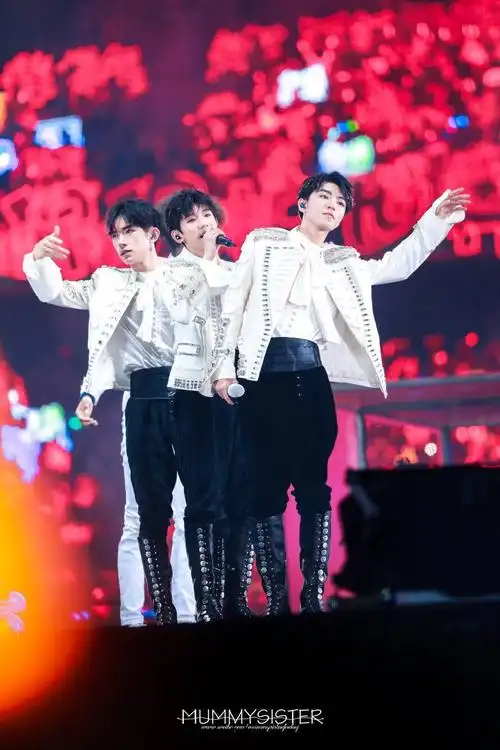 如何评价tfboys六周年演唱会