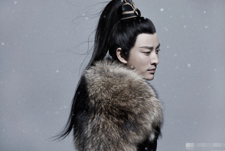 离婚后李小璐成网红贾乃亮安心搞事业晒古装照帅气撞脸吴亦凡