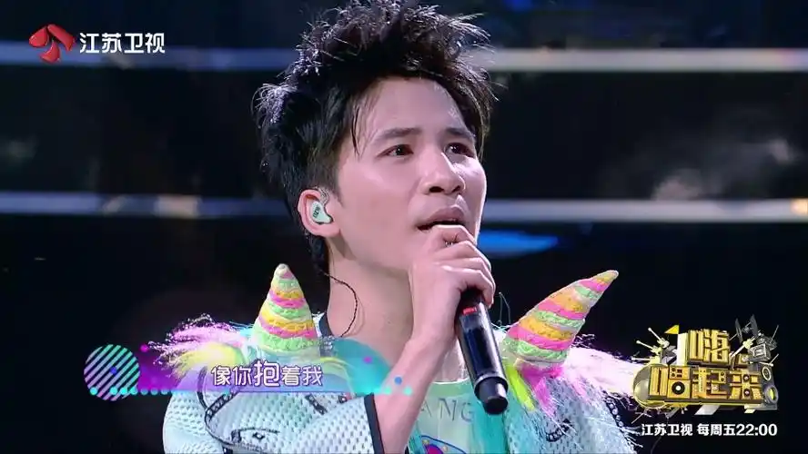 大张伟# 携手 @张晓钰dawn 深情演唱 #五月天# 《温柔》>> 网页链接