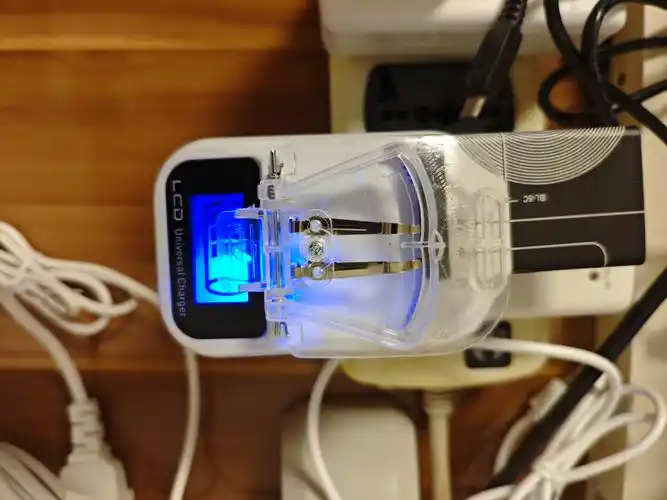 ccd万能充老人机夹子冲游戏机电池通用老式相机电板老年