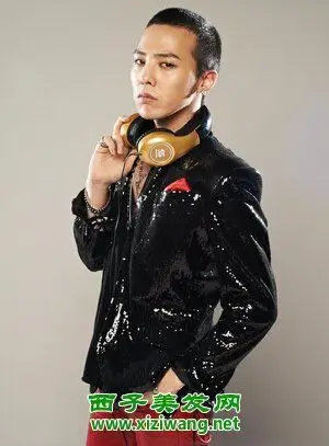 权志龙小平头发型打理技巧