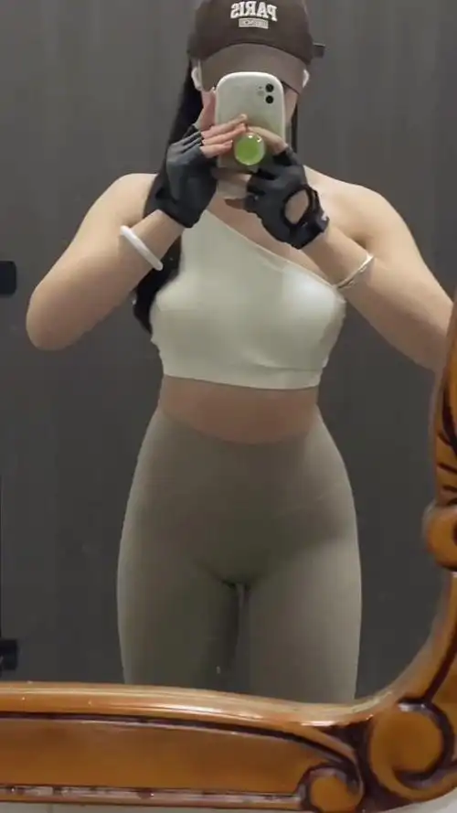 沒有我的冬天 凍死你個逼崽子#健身 #微胖女生 #这谁顶得住啊 #毫无