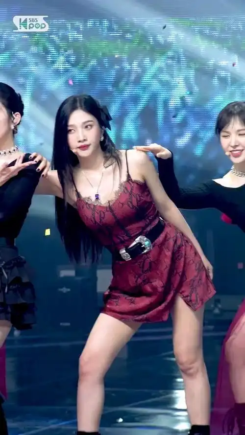 redvelvetqueendomjoy朴秀荣直拍