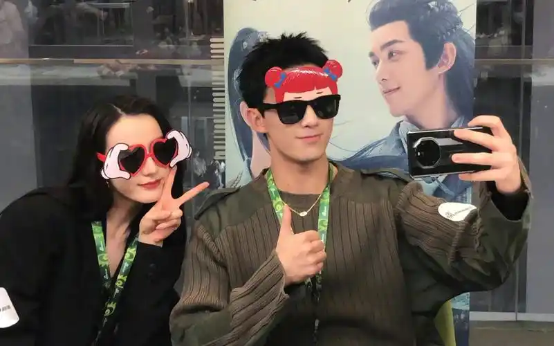 【迪丽热巴x吴磊】当两双会说话的眼睛相遇时/年下/眼神糖点|(歌隼/李