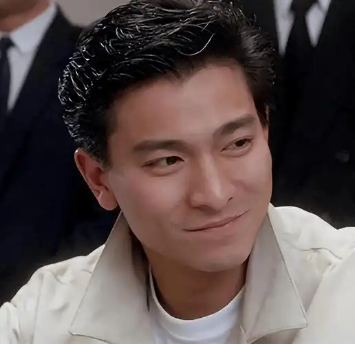 刘德华断崖式哀老,白发苍苍一脸皱纹,网友泪目:天王该退休了!