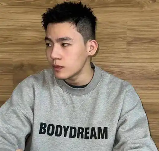 前刺发型,绝对可以笑着出理发店的短发,不知道该怎么剪头发的可以参考