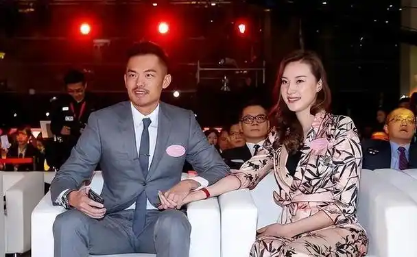 曾经,林丹说过:"谢杏芳的本质非常纯真,我对她有过一见钟情之感.