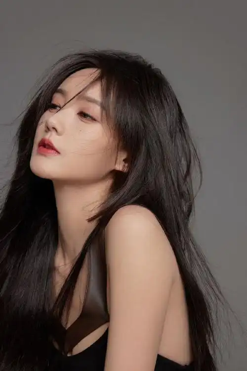 李一桐 侧颜杀!