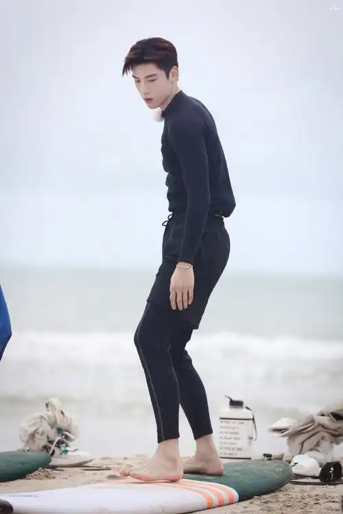 王子异[超话]##王子异哎呀好身材