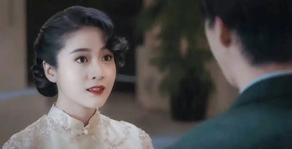 原创张雪迎跟风自爆童年照被调侃像个假小子真是女大十八变