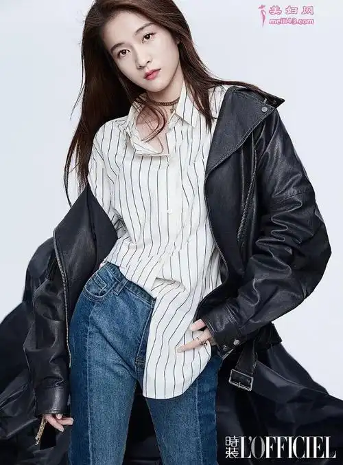 虎牙妹妹张雪迎最新时尚大片曝光单边眼镜造型古灵精怪