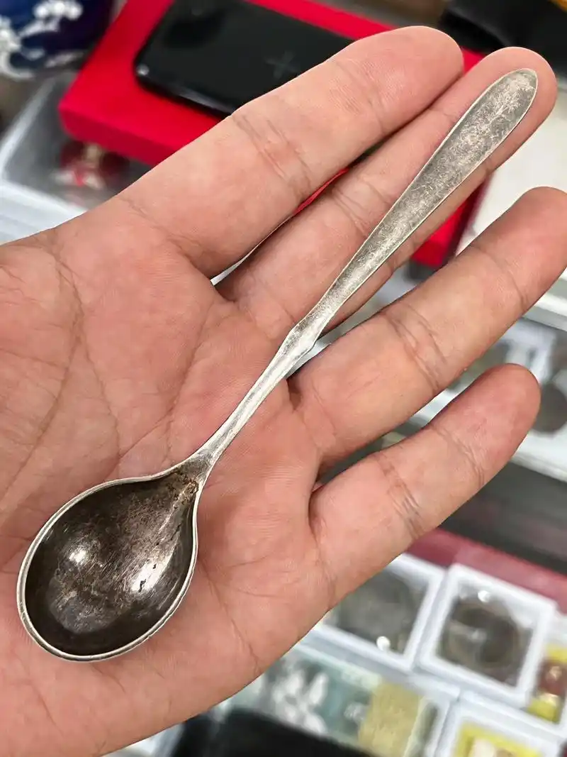 银勺子一枚#实物分享 #老物件 - 抖音
