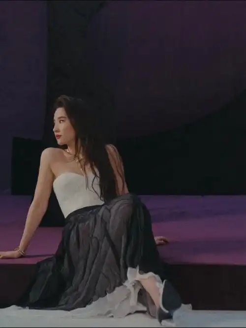 刘亦菲##刘亦菲与表姐合照##双面刘亦菲芭莎封面大片##刘亦菲时尚