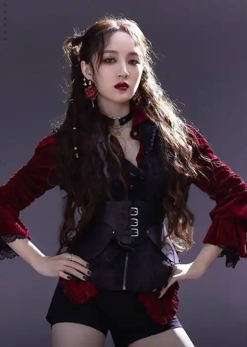 那时的她,将不再是前missa成员,而是真正的孟佳