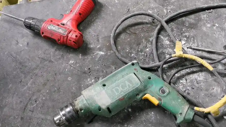 维修一台东成dca手电钻拆开发现大问题了直接报废了