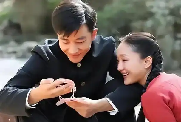 事实证明,逐渐"消失"的黄轩,已走上男演员的另一条大道