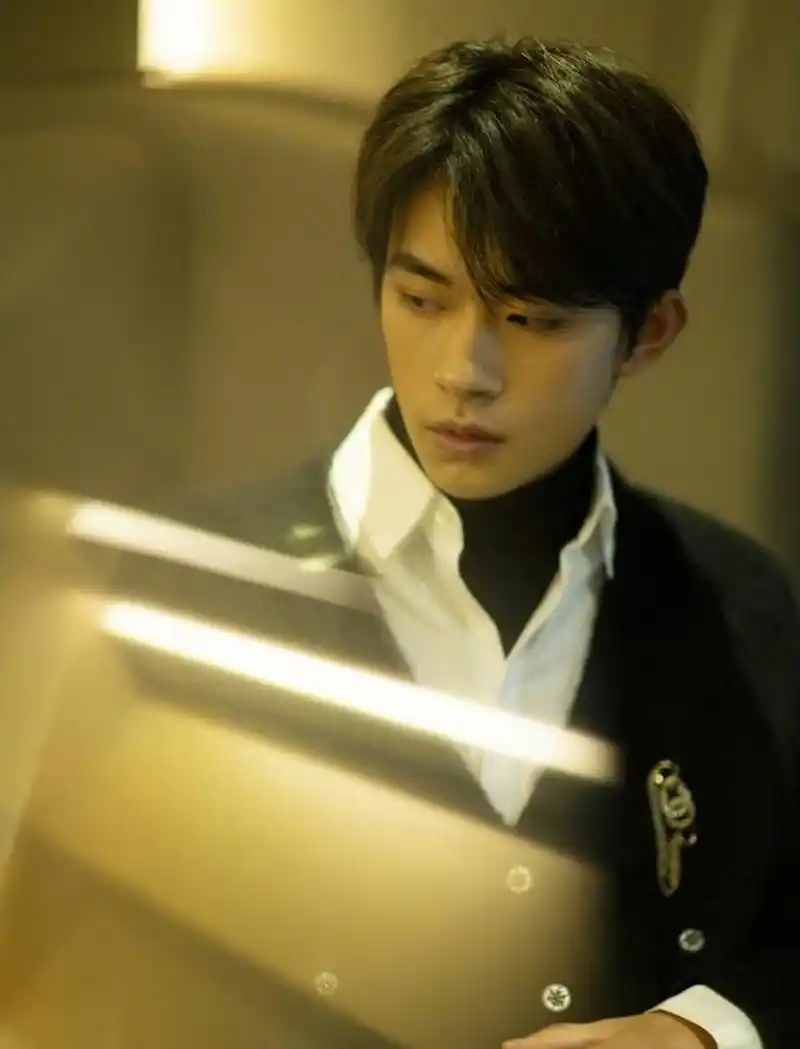 我们羡慕阿深,是因为惦念他的人是易烊千玺,这个集颜值,实力,人品于一