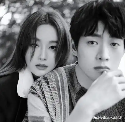 秦岚43岁仍单身无子,她的人生故事有哪些不为人知的秘密?