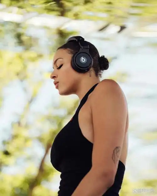 坎贝奇,1991年8月18日出生于英国伦敦,澳大利亚女子篮球运动员,司职