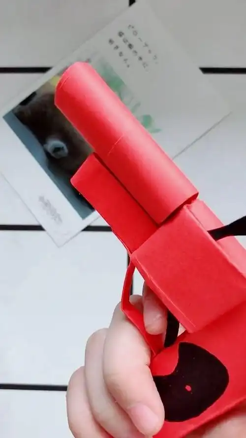 吃鸡神器"纸版信号枪,哈哈远程向大家发送了一个小爱心,收到了吗?