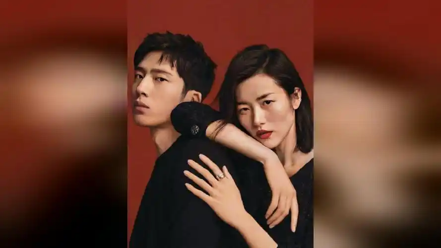 井柏然刘雯恋情曝光两人十指相扣超甜蜜男方恋爱后变煮夫