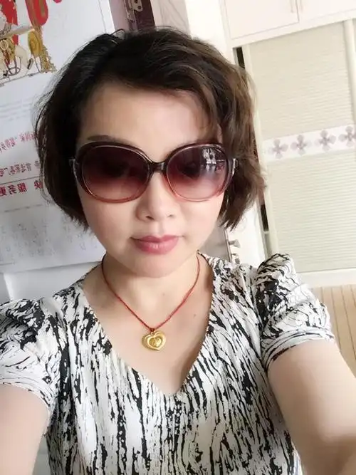 45岁离异女征婚照片(id:108151229)_湖北黄冈征婚交友_珍爱网