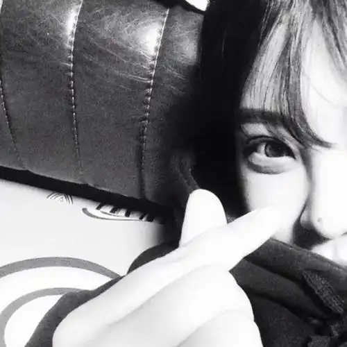 女头#黑白#半脸