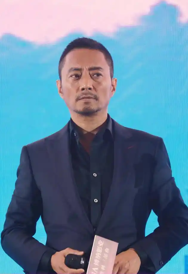 张涵予用电影台词回应肤色热议:脸黑说明健康