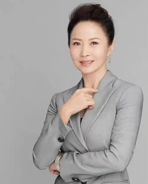 演员赵越:嫁二婚佟凡,结婚25年无儿无女,如今她还好吗?