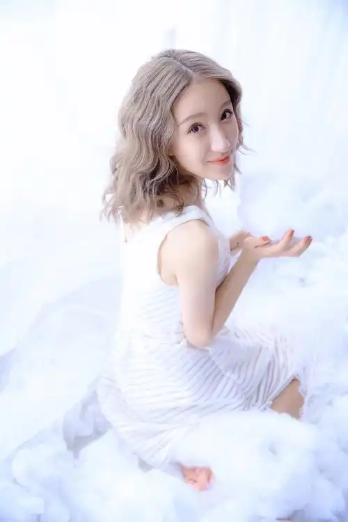 极品尤物爆乳美腿私房诱惑美女写真