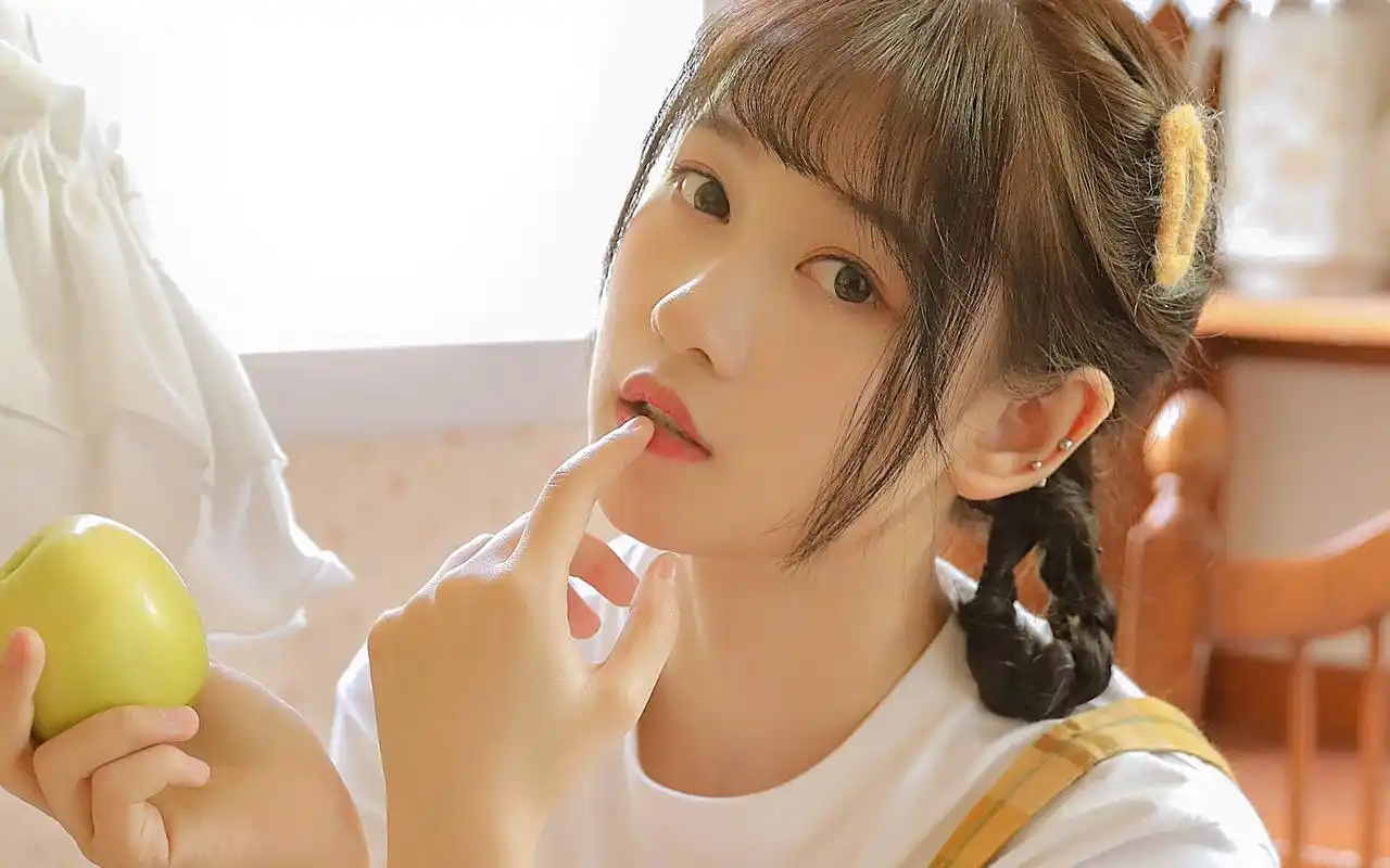 清甜可爱美少女图片桌面壁纸