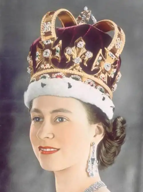 伊丽莎白女王,一生非常的圆满,看看她年轻时的美丽风姿惊艳到你_网易