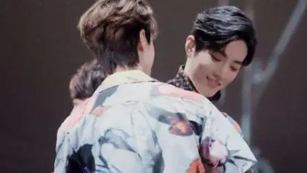 王一博错位亲肖战谁注意到肖战的反应网友太真实了吧