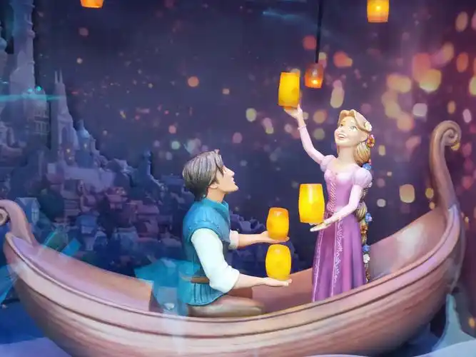 长发公主!里面的情节是当时王子和公主在一起放许愿灯